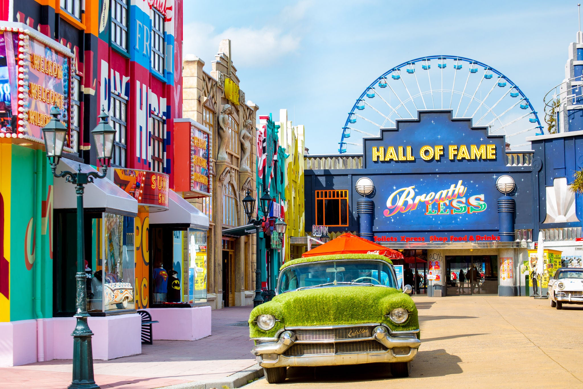 Main Street, jouw binnenkomst in attractiepark Walibi Holland.