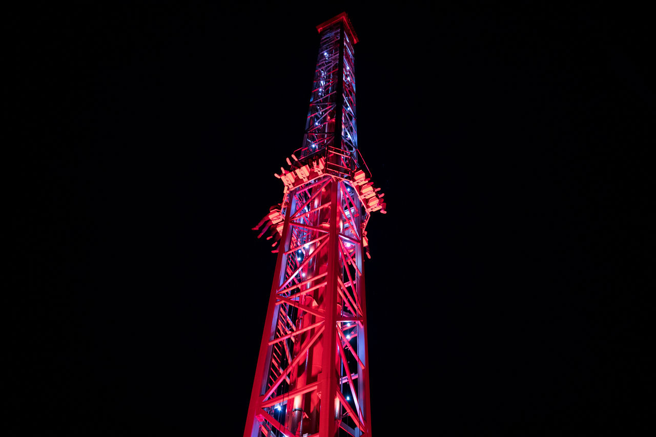 Getting launched in Space Shot with a Christmas atmosphere during Bright Nights.